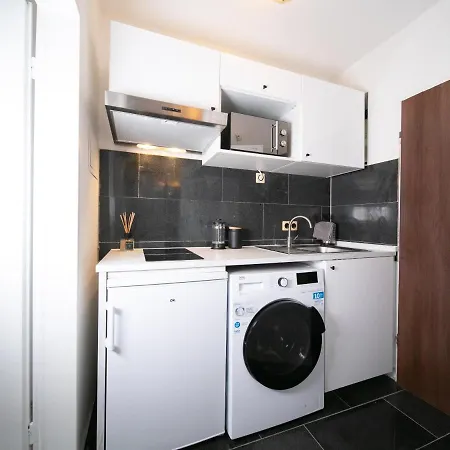 Studio Orange - Zentral Mit Balkon - Altstadt - Messe Apartment *
