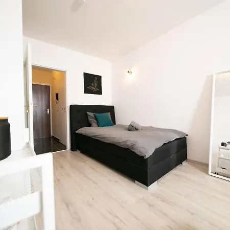 Studio Orange - Zentral Mit Balkon - Altstadt - Messe