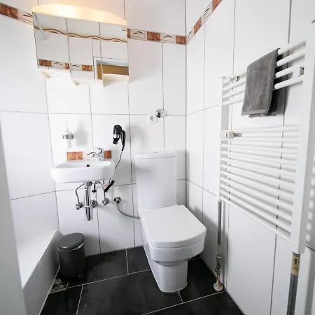 Studio Orange - Zentral Mit Balkon - Altstadt - Messe Apartment *