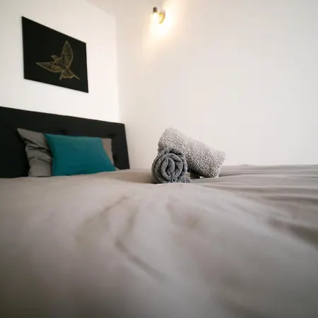 Studio Orange - Zentral Mit Balkon - Altstadt - Messe Apartment
